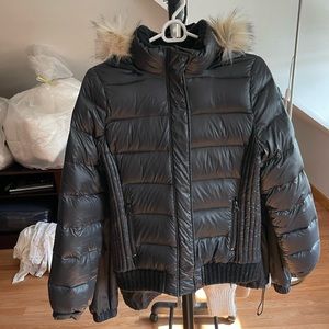 NEW American Eagle Outfitters light down jacket (Size: Medium)